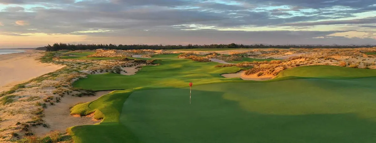 Hoiana Shores Golf Club dunes and coastline