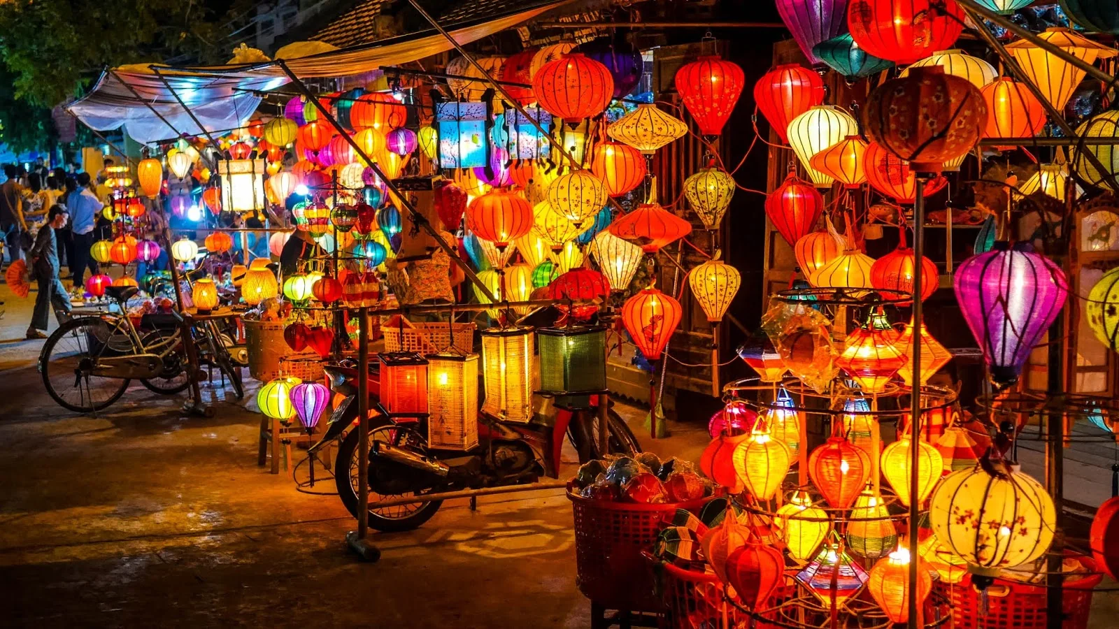 Vietnam golf and travel guides